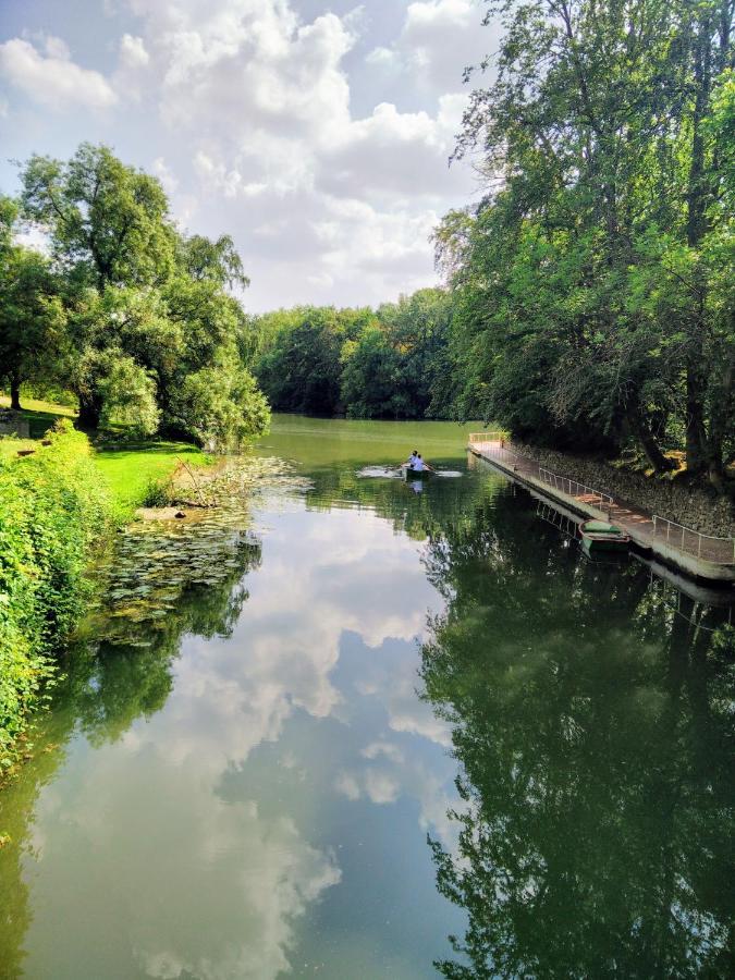 Le Moulin De Connelles Hotel Bagian luar foto